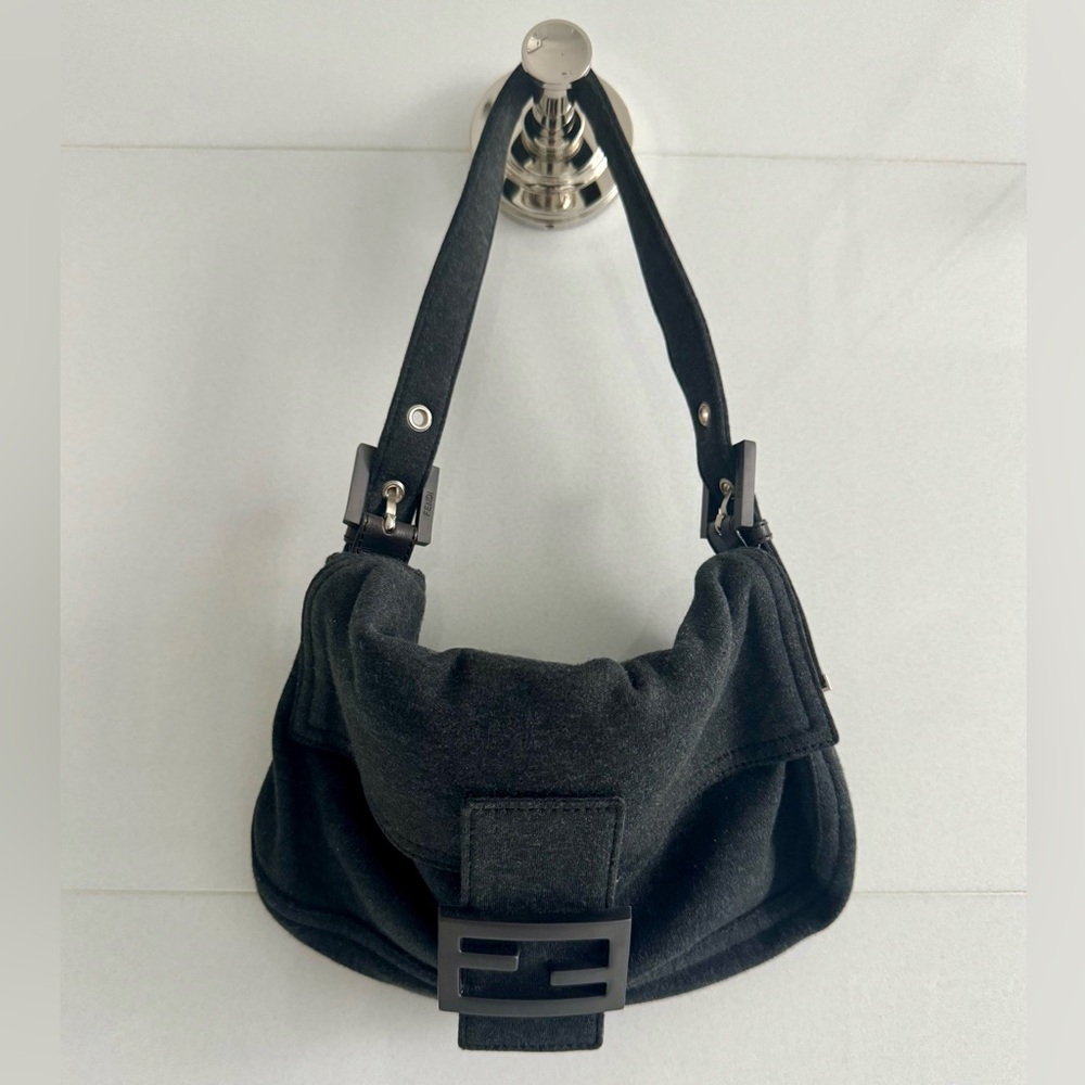 Fendi Baguette handbag in dark grey - Picture 2 of 9